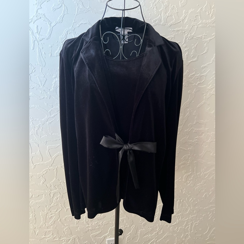 Vintage Notations Black Velvet Jacket with Satin Tie and Attached Shell